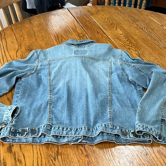 Levi’s Vintage Denim jacket.  Fits like a Medium.  No size tag - Picture 13 of 14